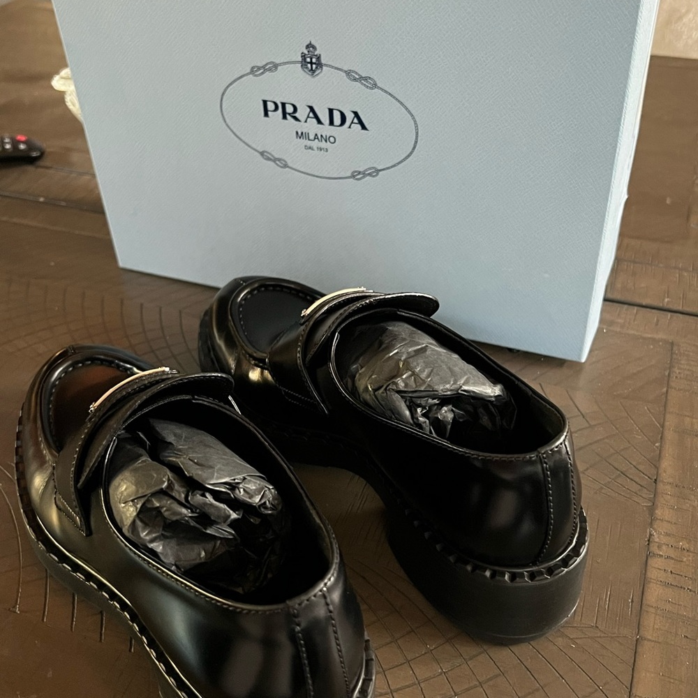 PRADA LOAFERS . - Picture 4 of 9